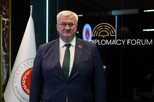 Ukraine has asked Turkey to host a Zelenskiy-Putin meeting, FM says