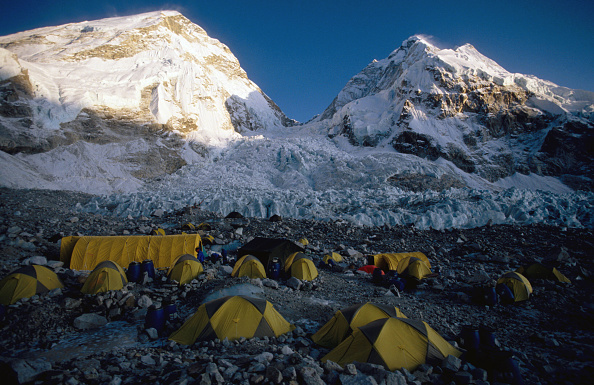 Nepal says crevasse delays opening of Everest climbing route