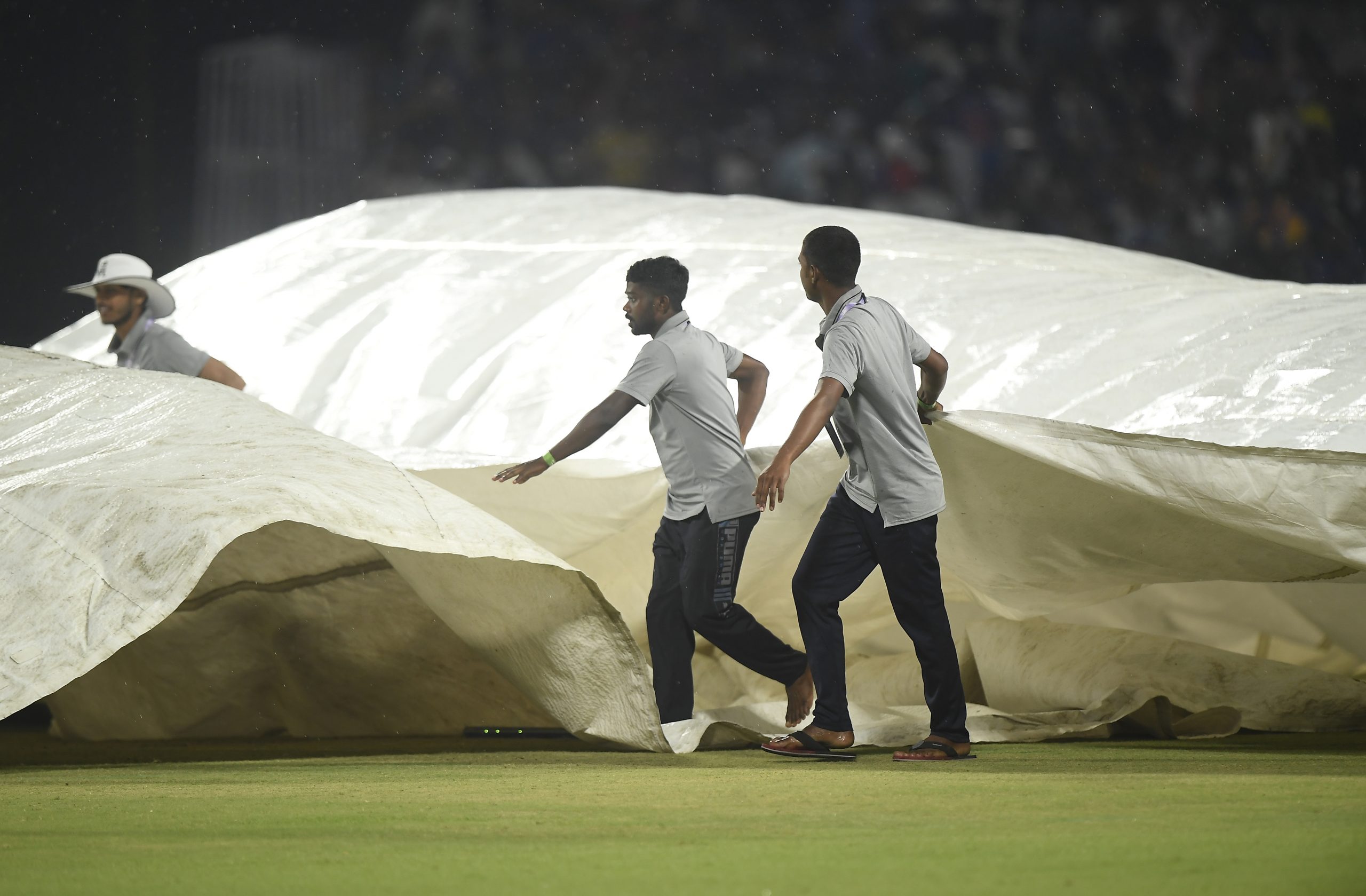 बारिश ने बिगाड़ा खेल, KKR-पंजाब को साझा करना पड़ा 1-1 अंक