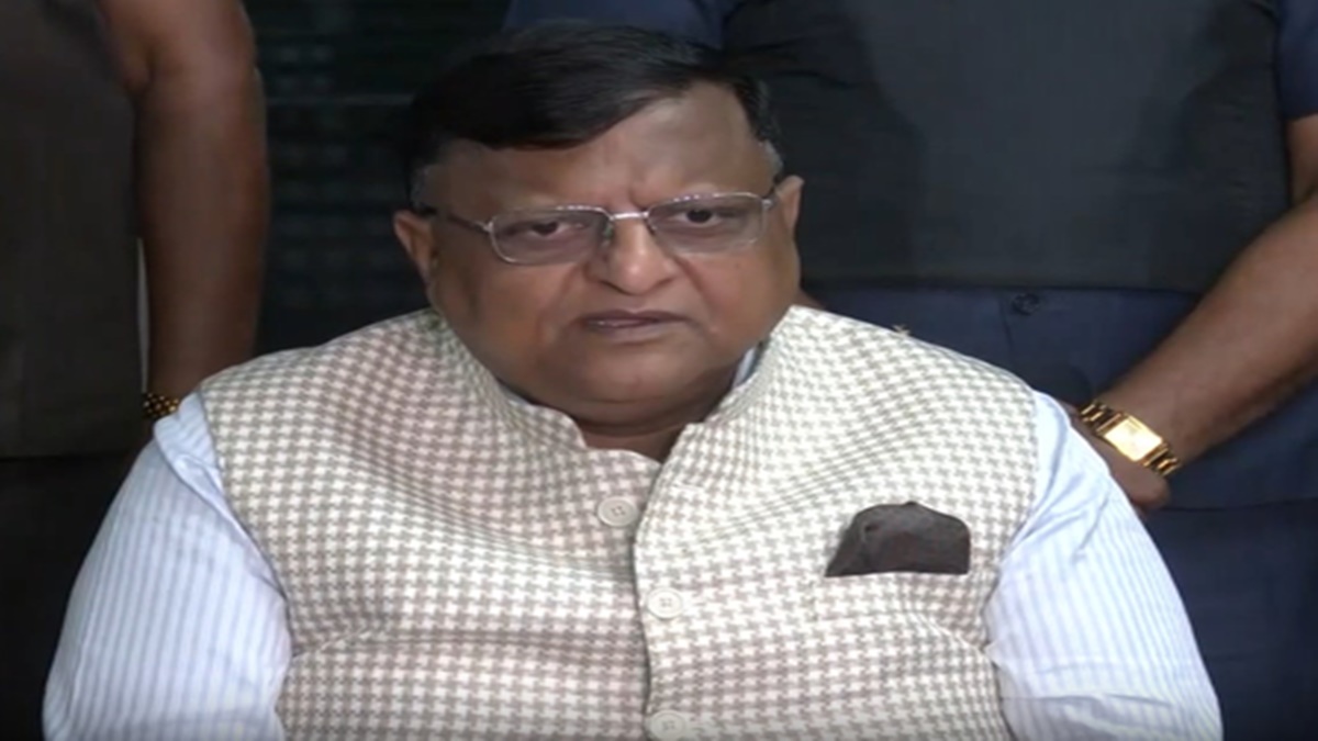 जीरो टॉलरेंस नीति पर काम कर रहा चुनाव आयोग, गड़बड़ी मिली तो होगा पुनर्मतदान : मनोज अग्रवाल 