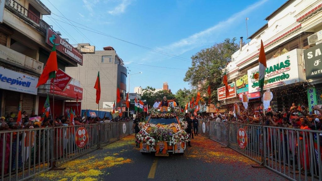 Modi-Puducherry-roadshow-3