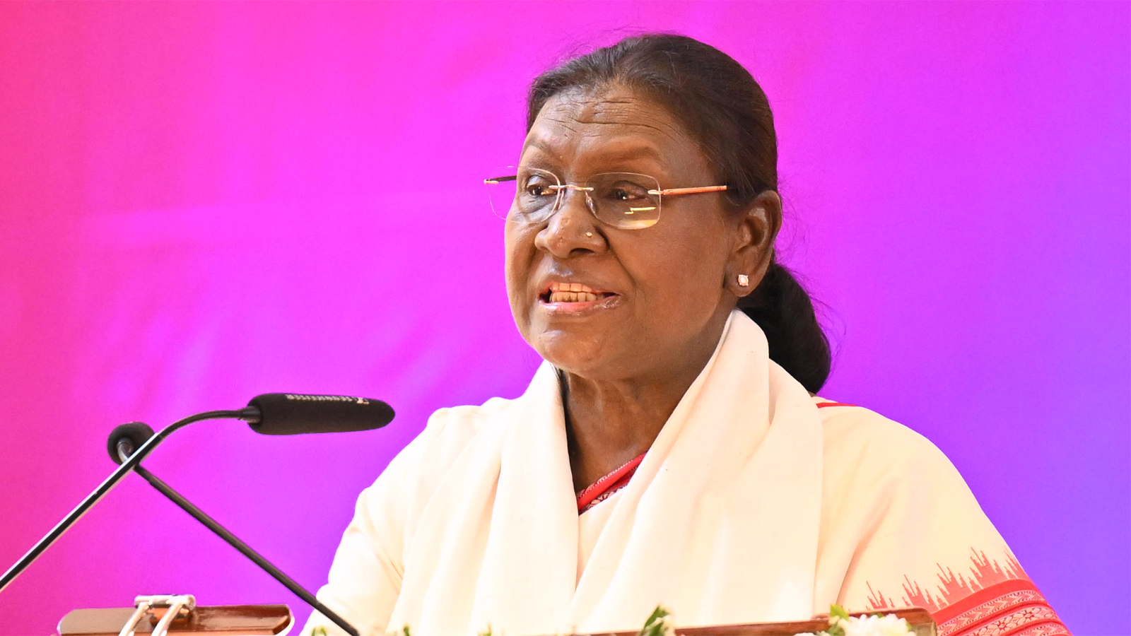 President Murmu highlights role of Indian languages at MG Antarrashtriya Hindi Vishwavidyalaya convocation