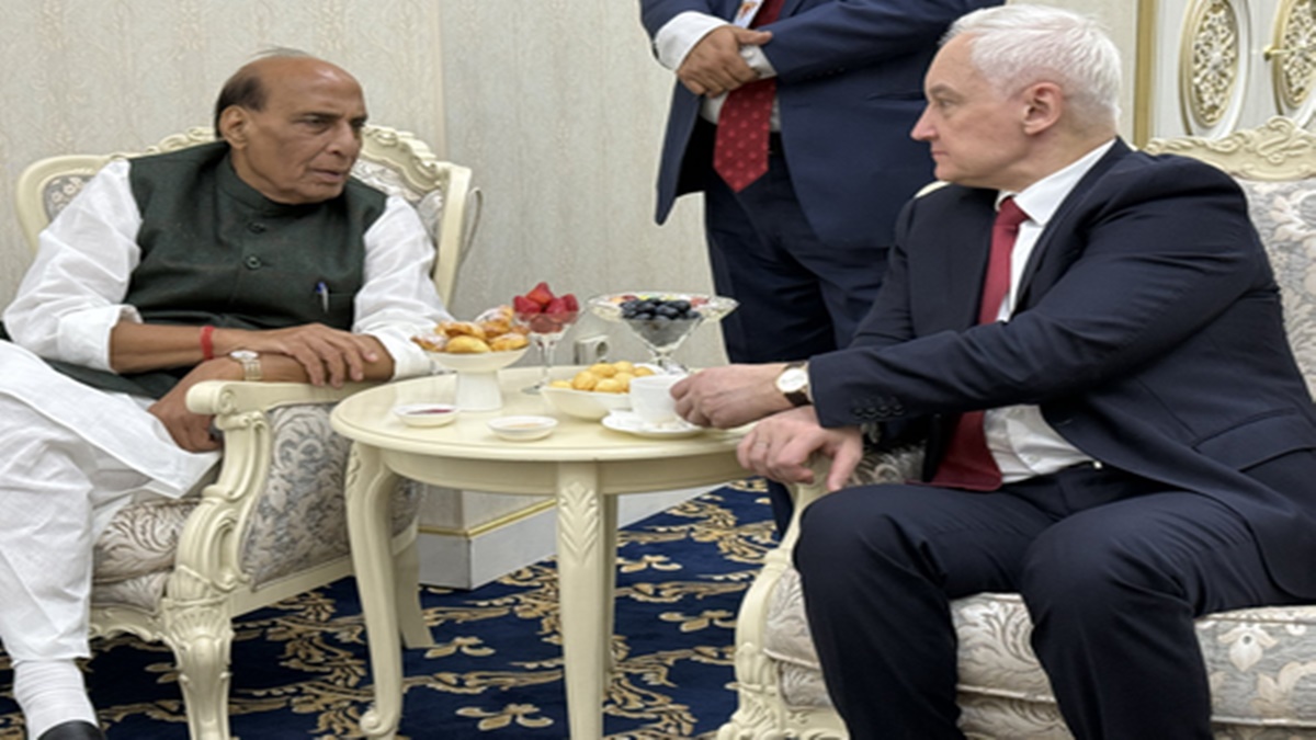 भारत-रूस रक्षा मंत्रियों की अहम बैठक, वैश्विक हालात और सहयोग पर व्यापक चर्चा