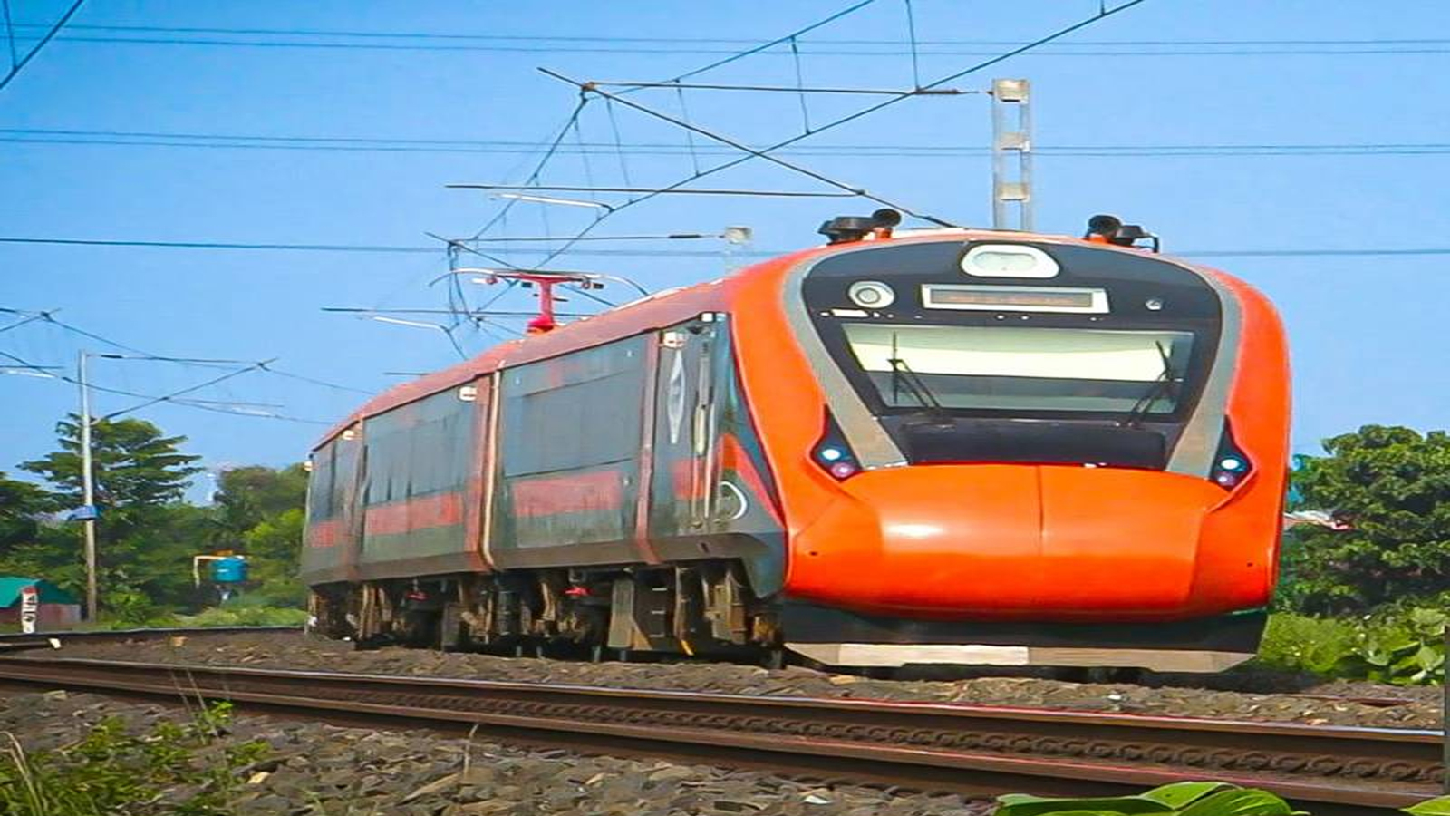 Mumbai-Ahmedabad Vande Bharat to run with 20 coaches permanently from April 28