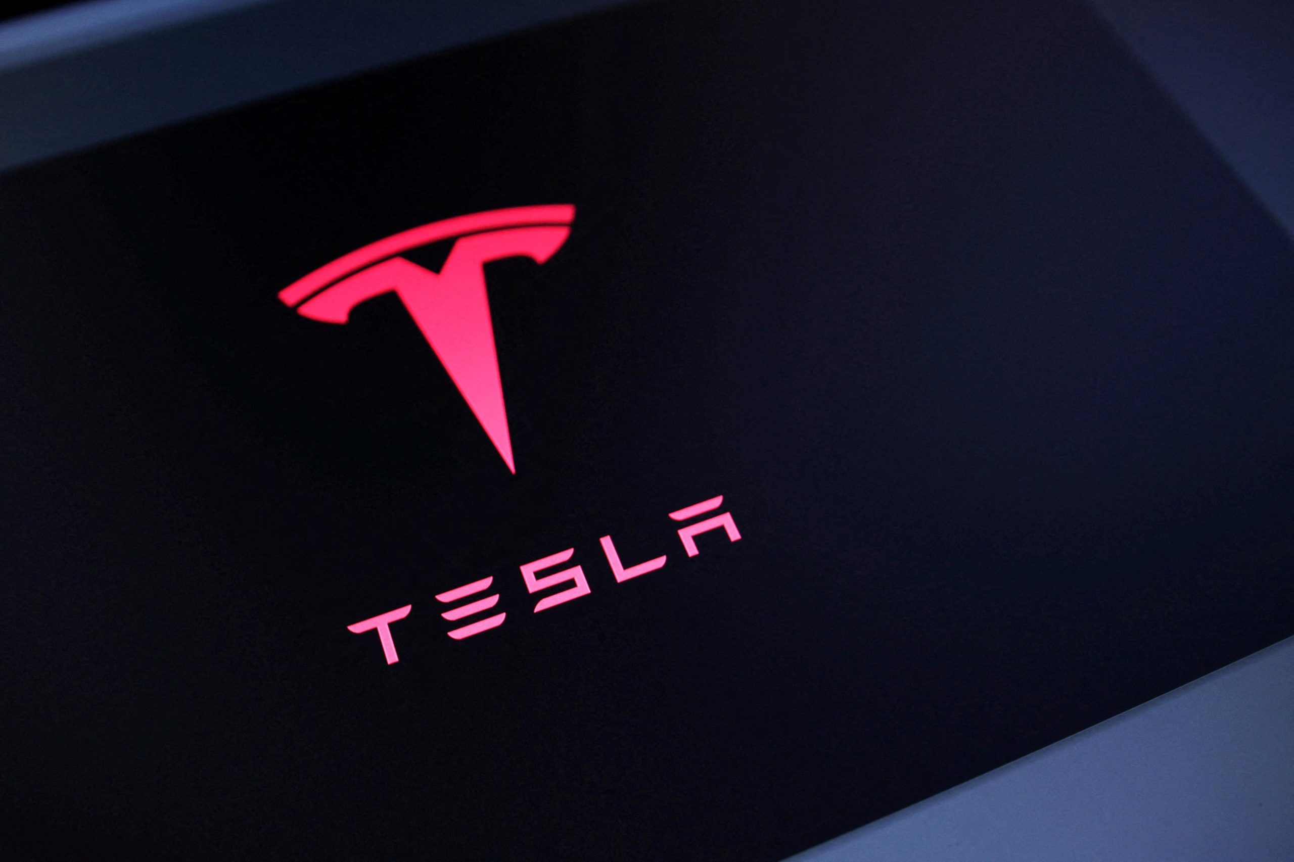 Tesla lifts 2026 spending plans by a quarter as Musk funds AI and robotic dreams