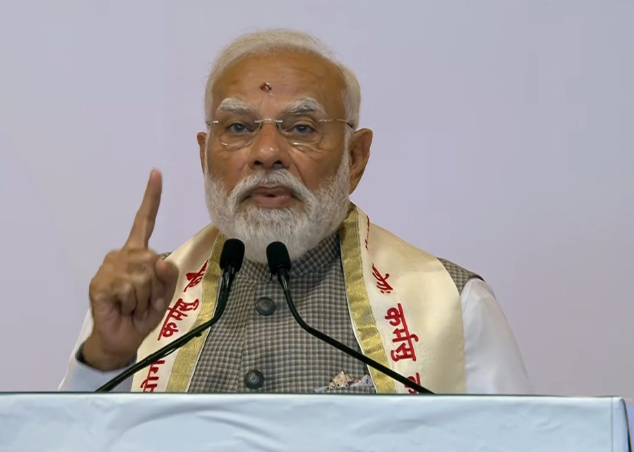 हम सब ‘लोटस’ की छत्रछाया में और यही देश को नई ऊंचाइयों पर ले जाएगी: पीएम मोदी