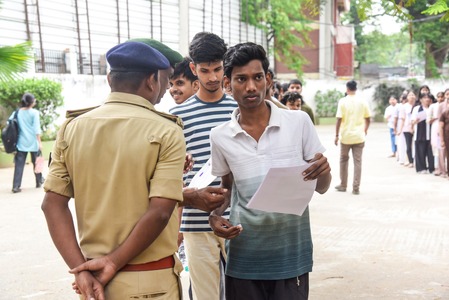 NEET परीक्षा रद्द, सीबीआई करेगी जांच, जल्द होगा नई परीक्षा की डेट का ऐलान