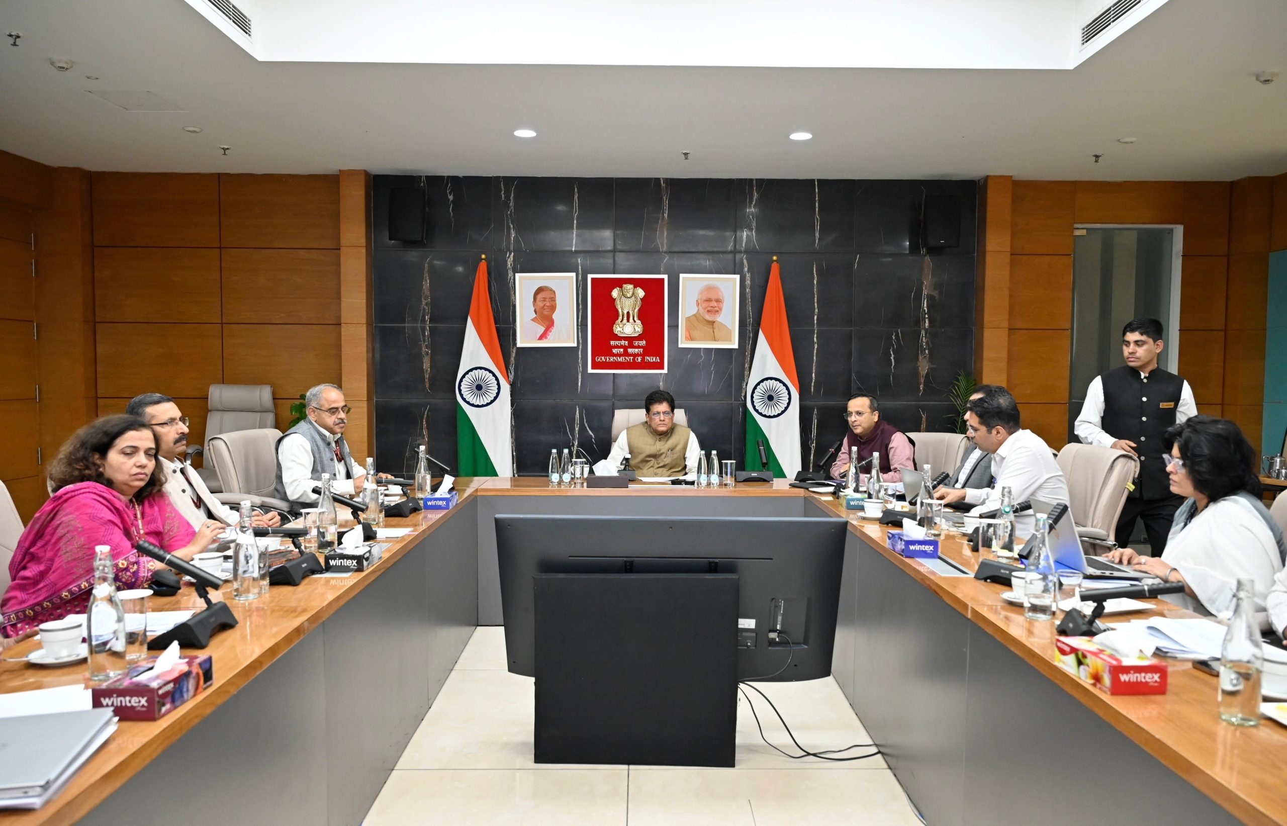 वैश्विक अनिश्चितताओं के बीच भारतीय निर्यात में मजबूत वृद्धि