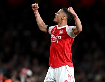 Premier League: Arsenal edge Burnley to move five points clear at top