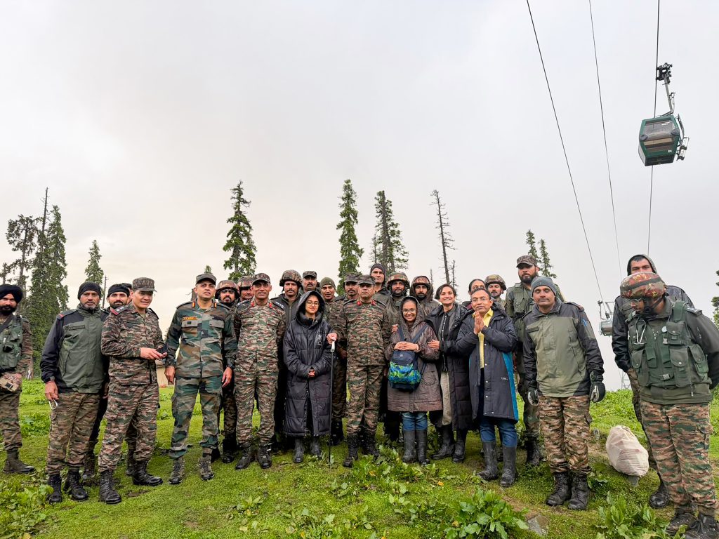 Gulmarg: Rescue operation underway after technical snag halts gondola service