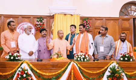 मां गंगा की धारा की तरह अविरल आगे बढ़ रही विकास यात्रा : सीएम योगी
