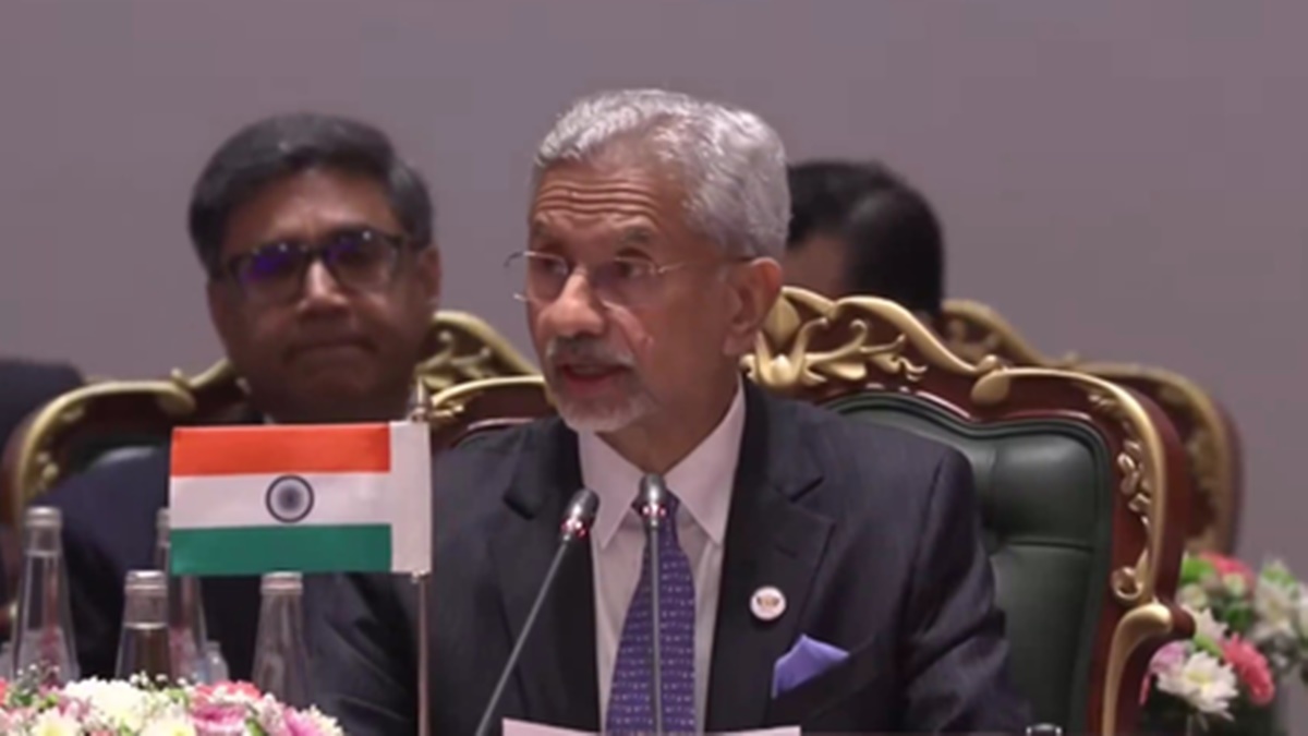 वैश्विक अनिश्चितता के बीच BRICS से उम्मीदें बढ़ीं, जयशंकर बोले-रचनात्मक और स्थिर भूमिका की जरूरत