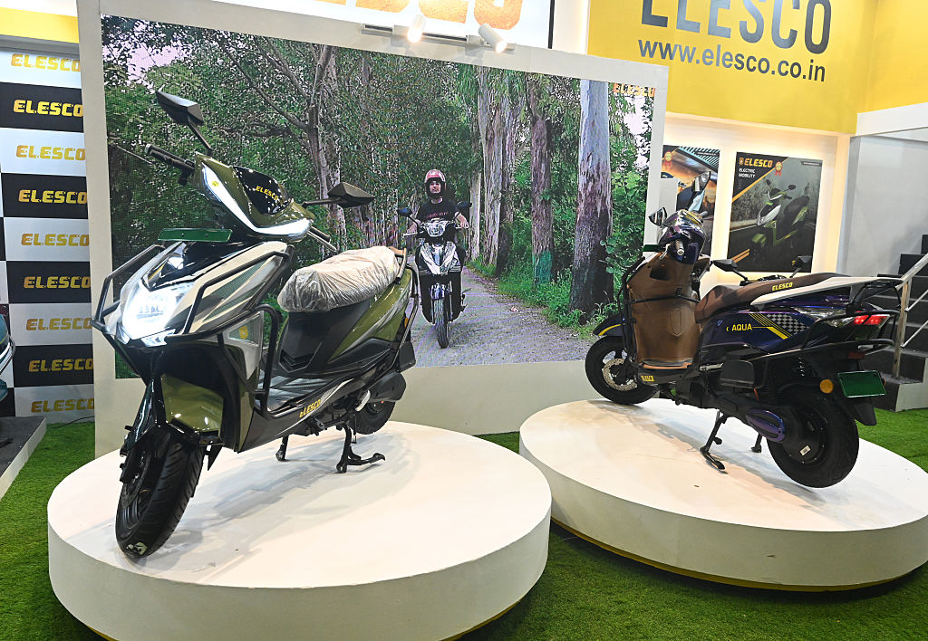 Electric Two-Wheeler Penetration Hits 6.5% in FY26, Govt Flags Strong E-Mobility Growth
