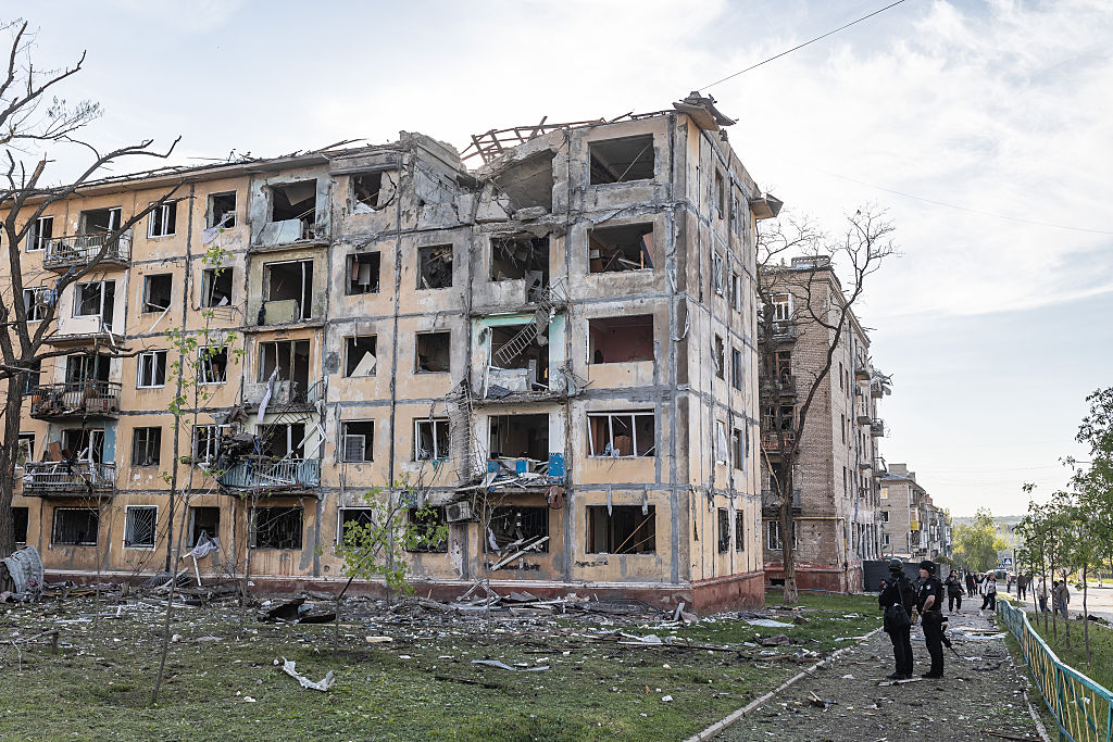 Russian attacks kill 27 before deadline for ceasefire proposed by Kyiv