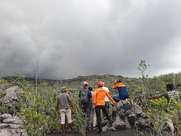 Indonesia resumes search for three hikers missing after Mount Dukono eruption