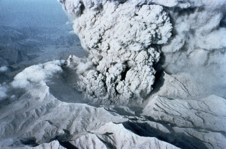 Indonesian authorities search for 3 hikers missing after Mount Dukono eruption, 17 evacuated