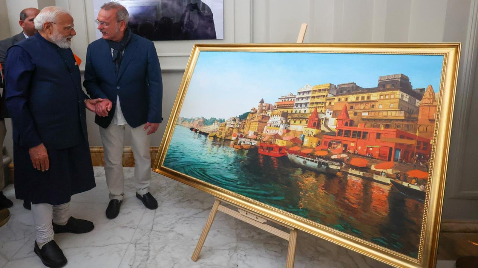 Italian artist Giampaolo Tomassetti presents painting on Varanasi to PM Modi