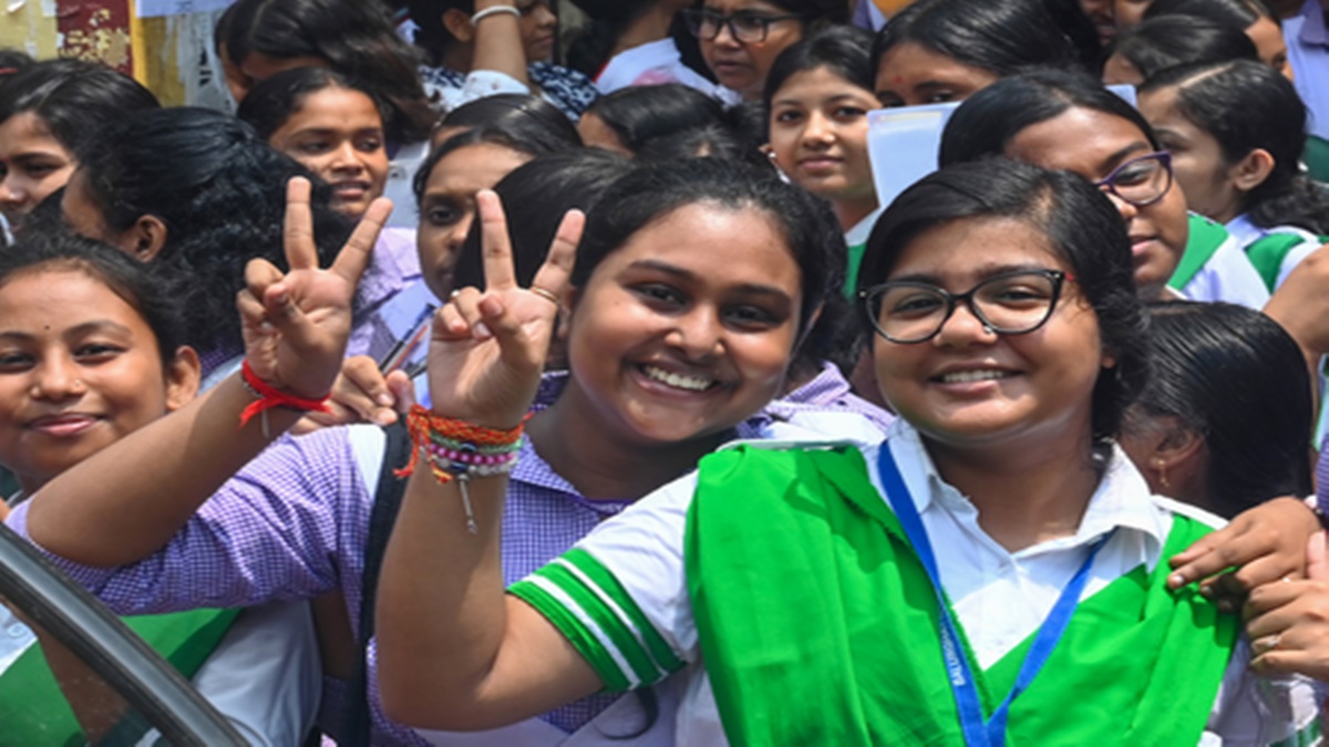 बंगाल 12वीं का रिजल्ट जारी: सीएम सुवेंदु अधिकारी ने दी बधाई, छात्रों के उज्ज्वल भविष्य की कामना की