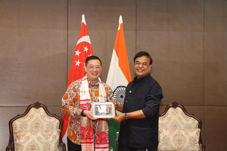 भारत में सिंगापुर के उच्चायुक्त ने असम में जीत के लिए हिमंता बिस्वा सरमा को दी बधाई