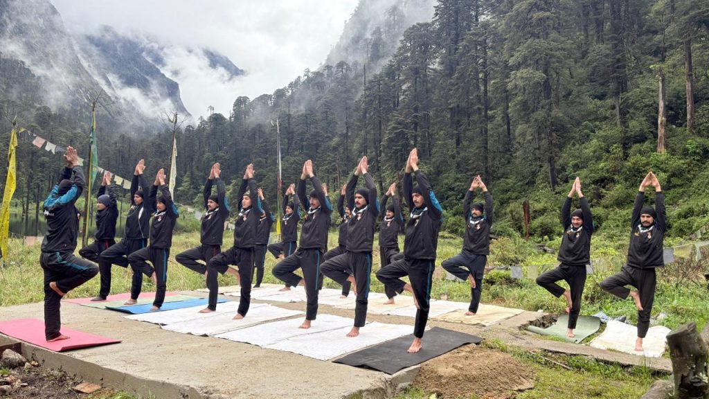 अंतर्राष्ट्रीय योग दिवस से पहले, भारतीय सेना ने पूर्वोत्तर राज्यों में स्वास्थ्य सत्र आयोजित किए