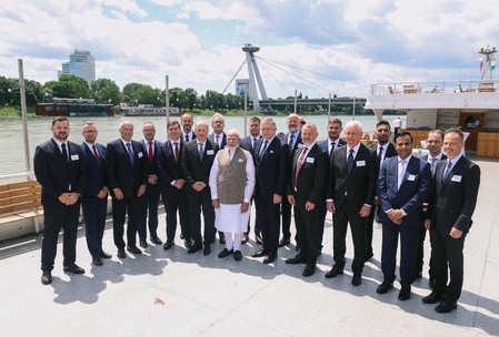 प्रधानमंत्री मोदी ने स्लोवाक उद्योगपतियों को भारत में निवेश के लिए किया आमंत्रित, आर्थिक सहयोग बढ़ाने पर जोर