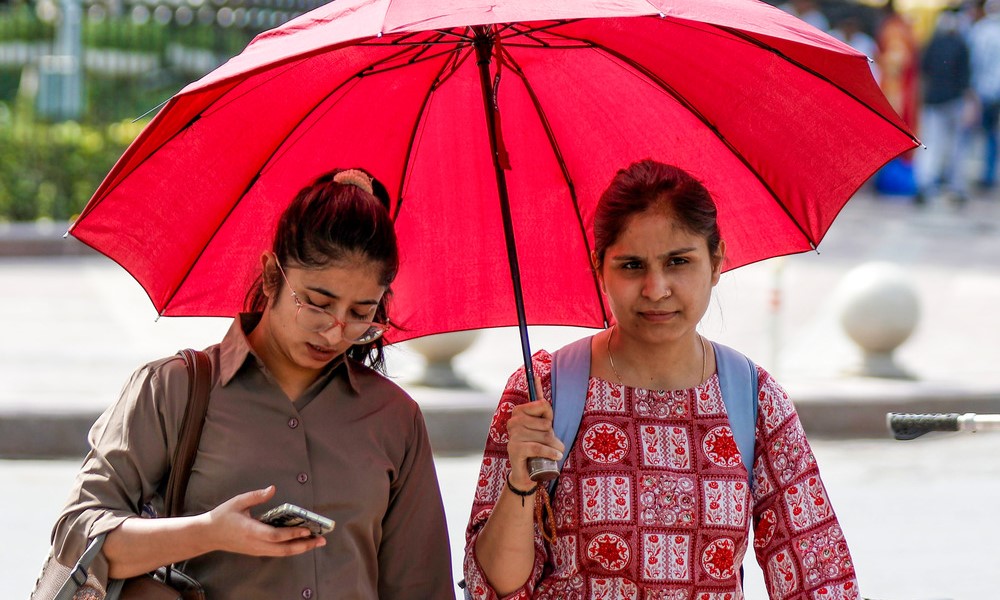 Warm, humid conditions persist in Delhi-NCR; IMD predicts rainfall, gusty winds