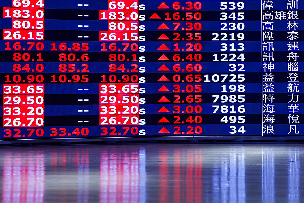 Sensex ends higher, Nifty slips as metal, PSU bank stocks drag