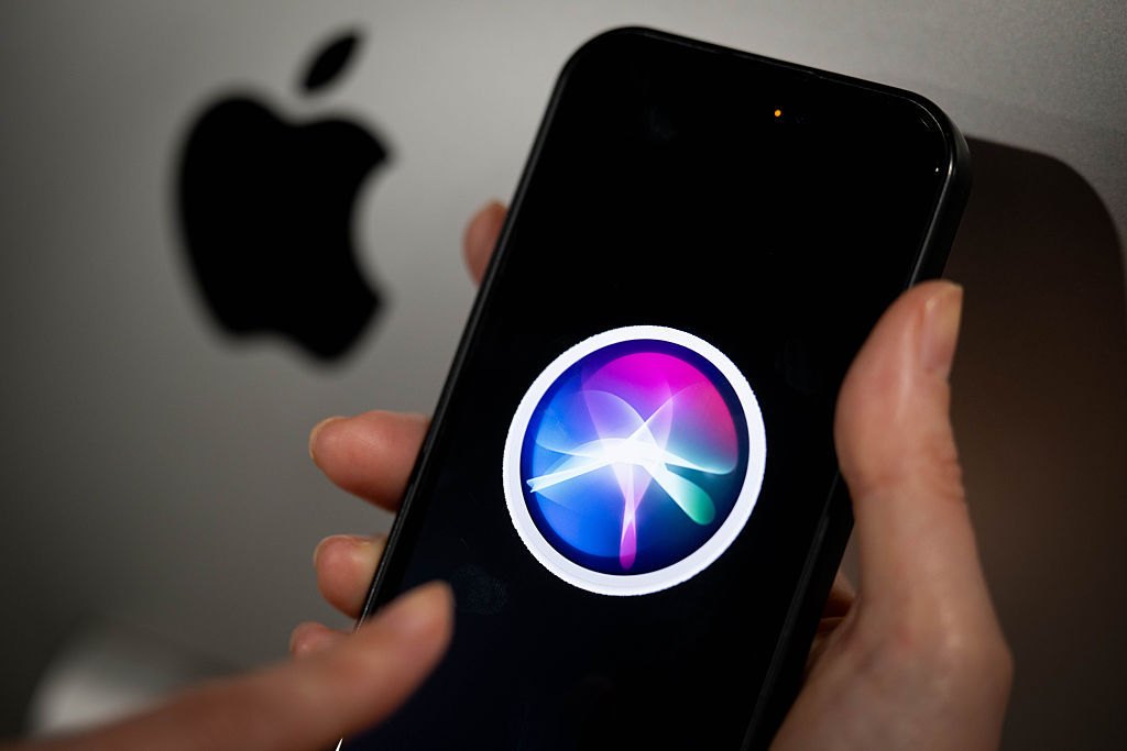 Apple bets on overdue Siri fix to close AI gap