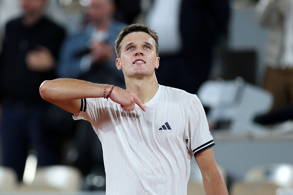 Tennis-Resolute Mensik makes Paris semis, Andreeva and Kostyuk set up meeting