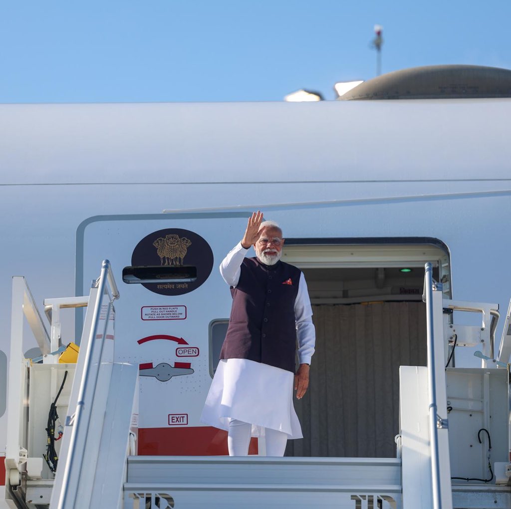 पीएम मोदी स्लोवाकिया की आधिकारिक यात्रा के लिए नीस से हुए रवाना