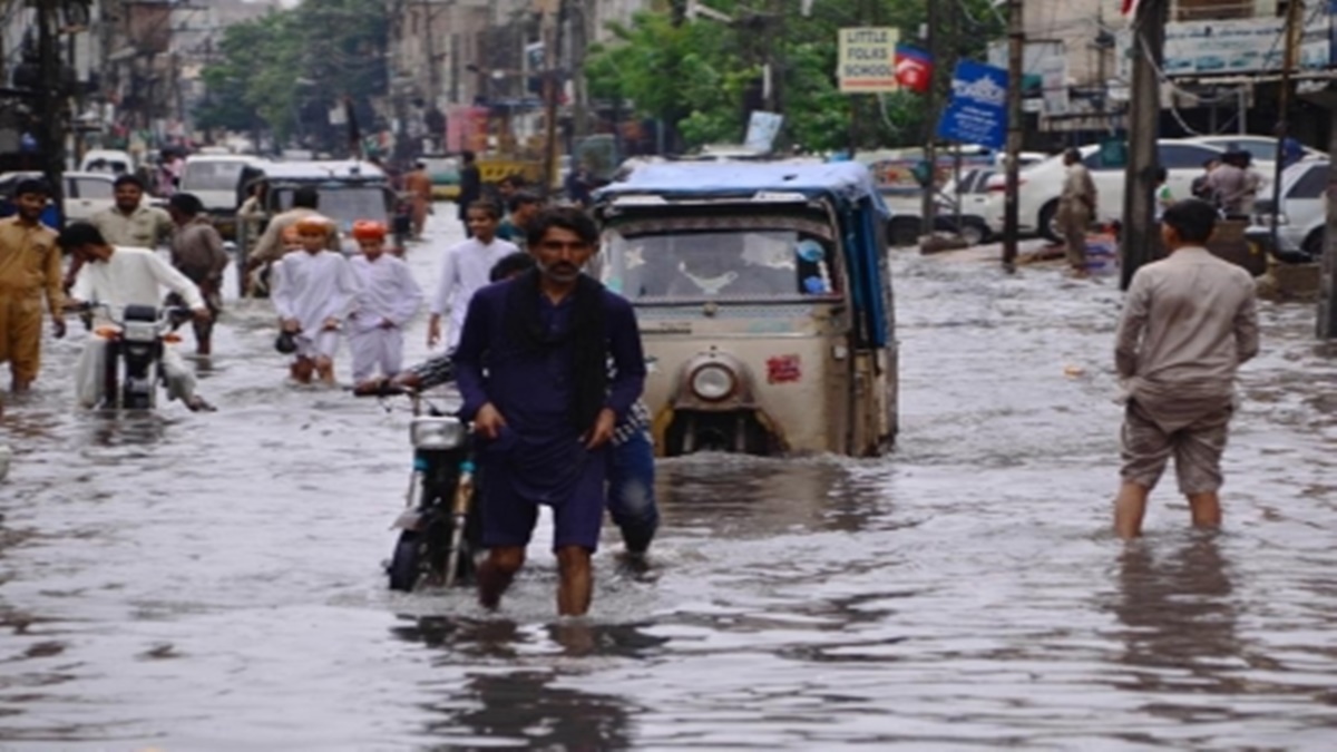 Heavy rain forecast for north Bengal, warning issued for possible landslides and rising river levels