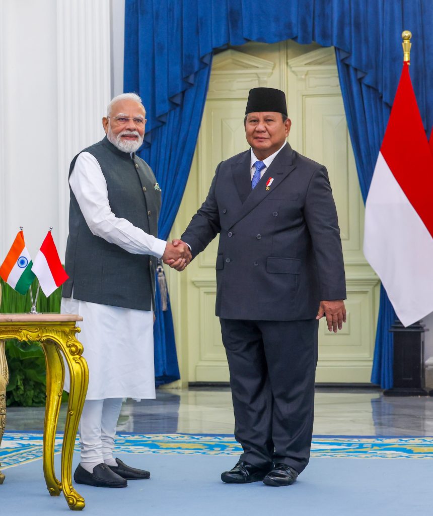 Jakarta: PM Modi meets Indonesian President Prabowo Subianto
