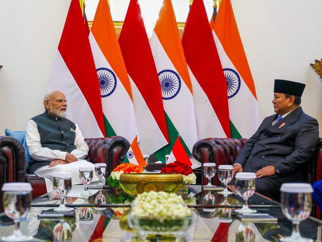 Jakarta: PM Modi meets Indonesian President Prabowo Subianto