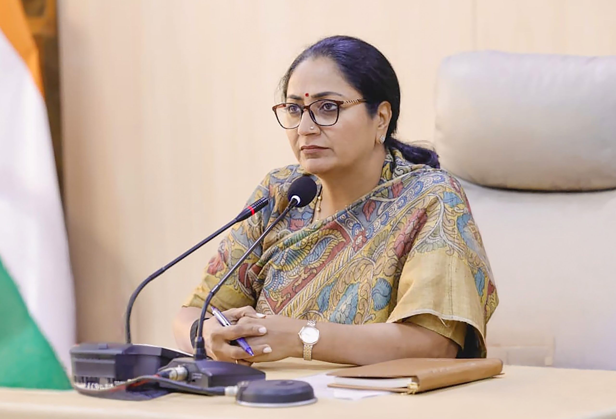 कोविड ड्यूटी में जान गंवाने वाले फ्रंटलाइन कर्मियों के परिजनों को दिल्ली सरकार ने दिए 1-1 करोड़ रुपये