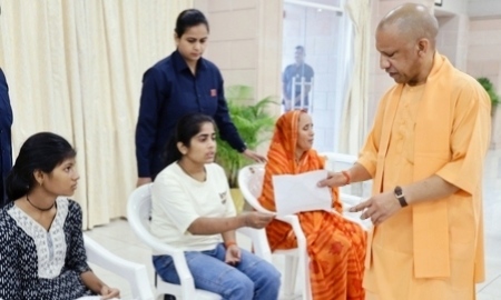 यूपी में अपराधियों के लिए कोई जगह नहीं, सख्त कार्रवाई करें: मुख्यमंत्री योगी