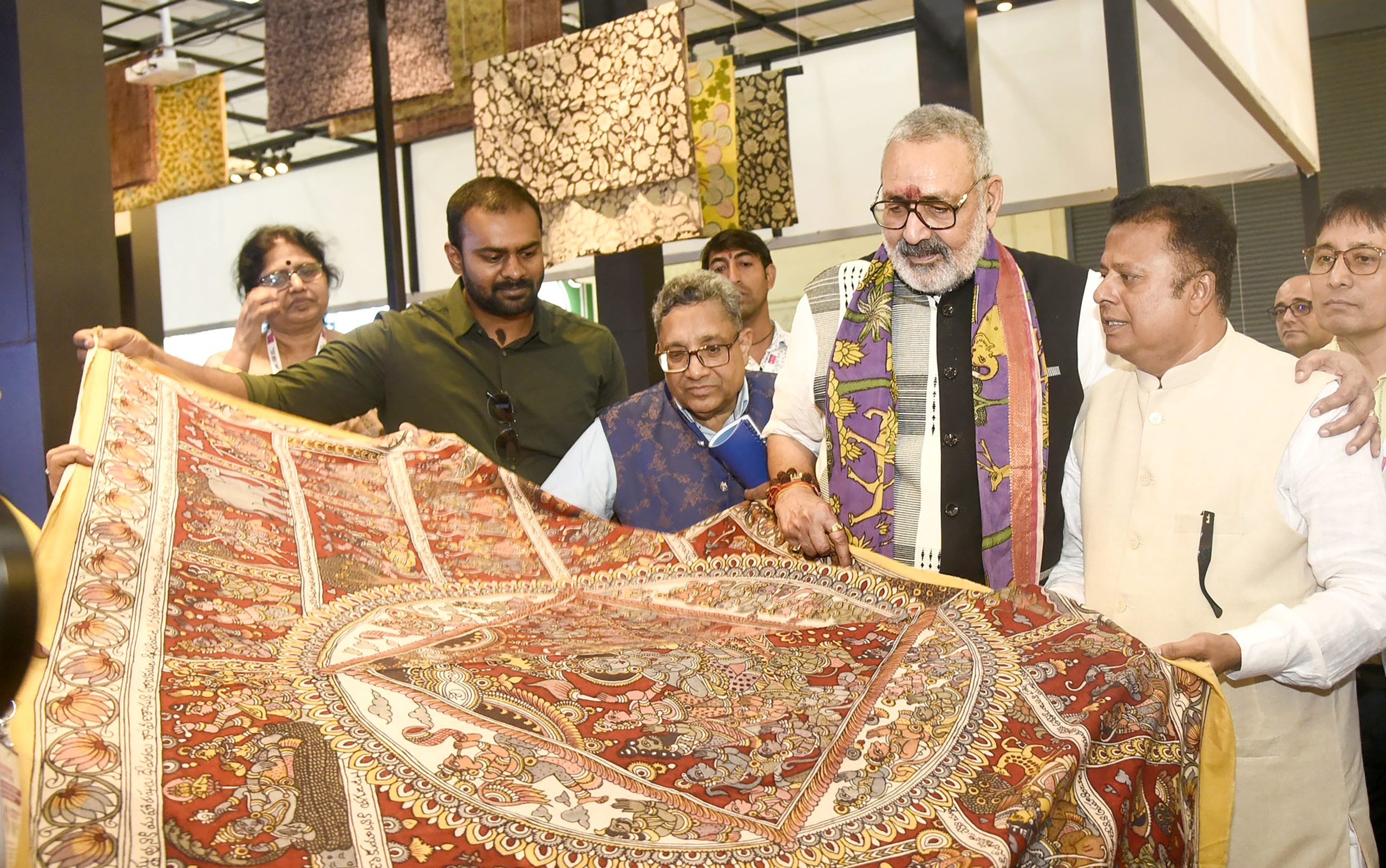 भारत के टेक्सटाइल निर्यात ने भरी उड़ान, दो साल में 3.25 लाख करोड़ रुपये के पार: सरकार