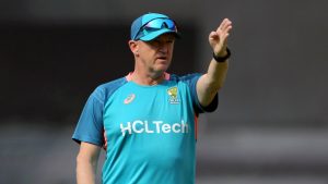 Andy Flower rules himself out of contention as England test head coach