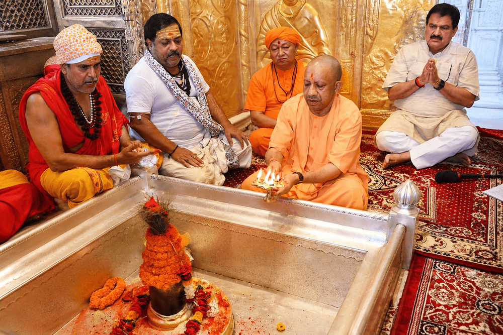CM Yogi offers prayers at Kashi Vishwanath temple on first day of Sawan