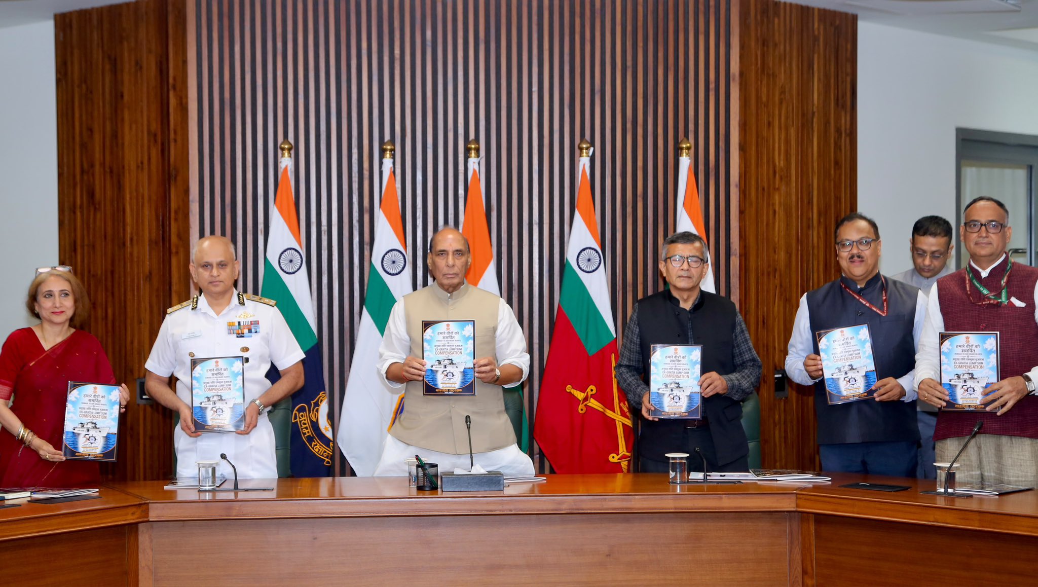 रक्षा मंत्री राजनाथ सिंह ने भारतीय तटरक्षक बल के लिए दो बड़े नीति सुधारों का अनावरण किया