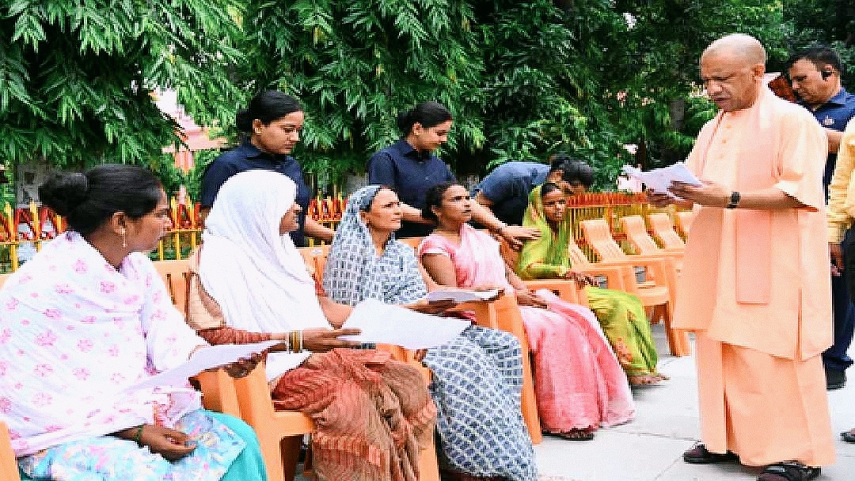 पैसे के अभाव में किसी जरूरतमंद का इलाज नहीं रुकेगा : सीएम योगी आदित्यनाथ