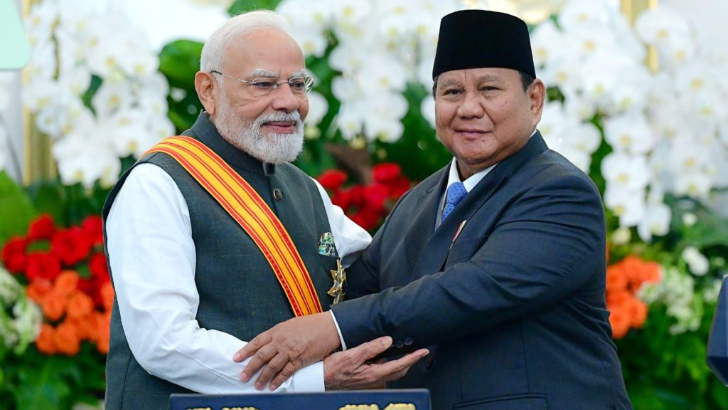 Modi-Indonesia-civilian-awa