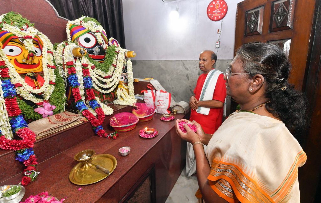 President Droupadi Murmu offers prayers at Jagannath Temple on her 66th birthday