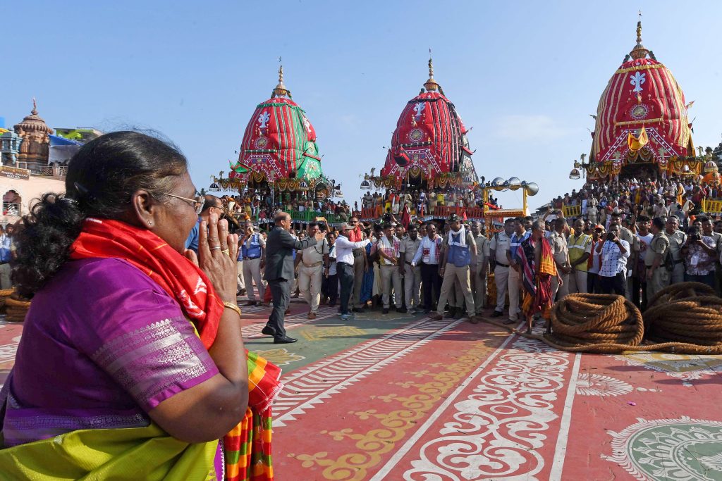 President Droupadi Murmu offers prayers during the Gundicha Jatra (Car Festival)
