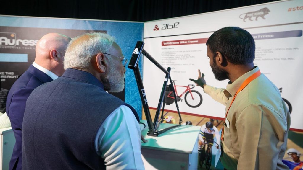 PM-Modi-sports-2
