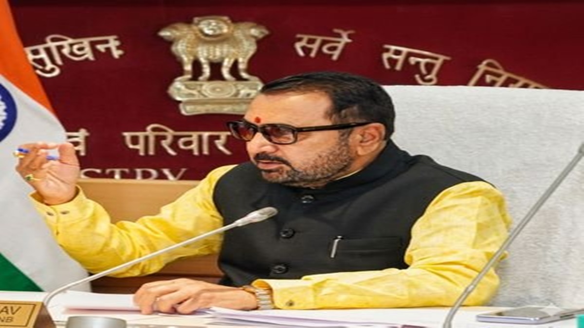 दिल्ली के हरित अभियान को नई दिशा देने की पहल, औषधीय पौधों के रोपण पर केंद्रीय मंत्री प्रताप राव का विशेष जोर