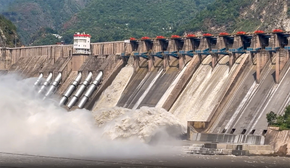 Heavy rain swells Chenab River as all gates of Salal Dam opened in Reasi