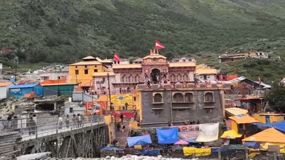 चारधाम यात्रा में आस्था का सैलाब: केदारनाथ पहुंचे 14 लाख श्रद्धालु, बद्रीनाथ में बारिश के बावजूद निर्बाध दर्शन जारी