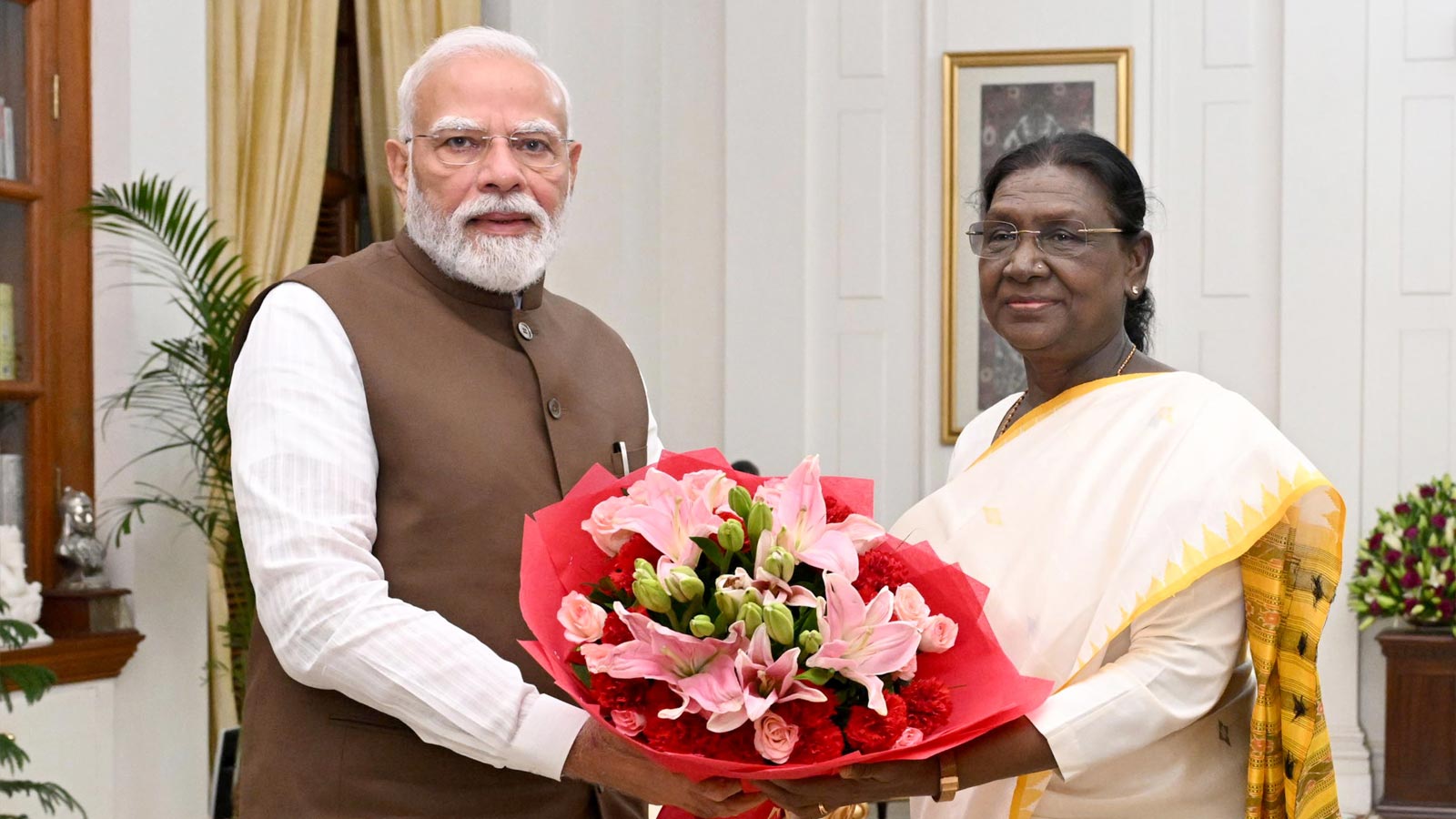 संसद सत्र और पश्चिम एशिया संकट के बीच राष्ट्रपति से मिले प्रधानमंत्री मोदी