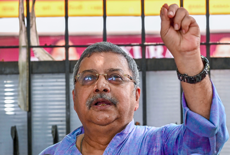टीएमसी सांसद कल्याण बनर्जी मॉनसून सत्र की शेष अवधि के लिए सस्पेंड, महिला सांसद पर की अभद्र टिप्पणी