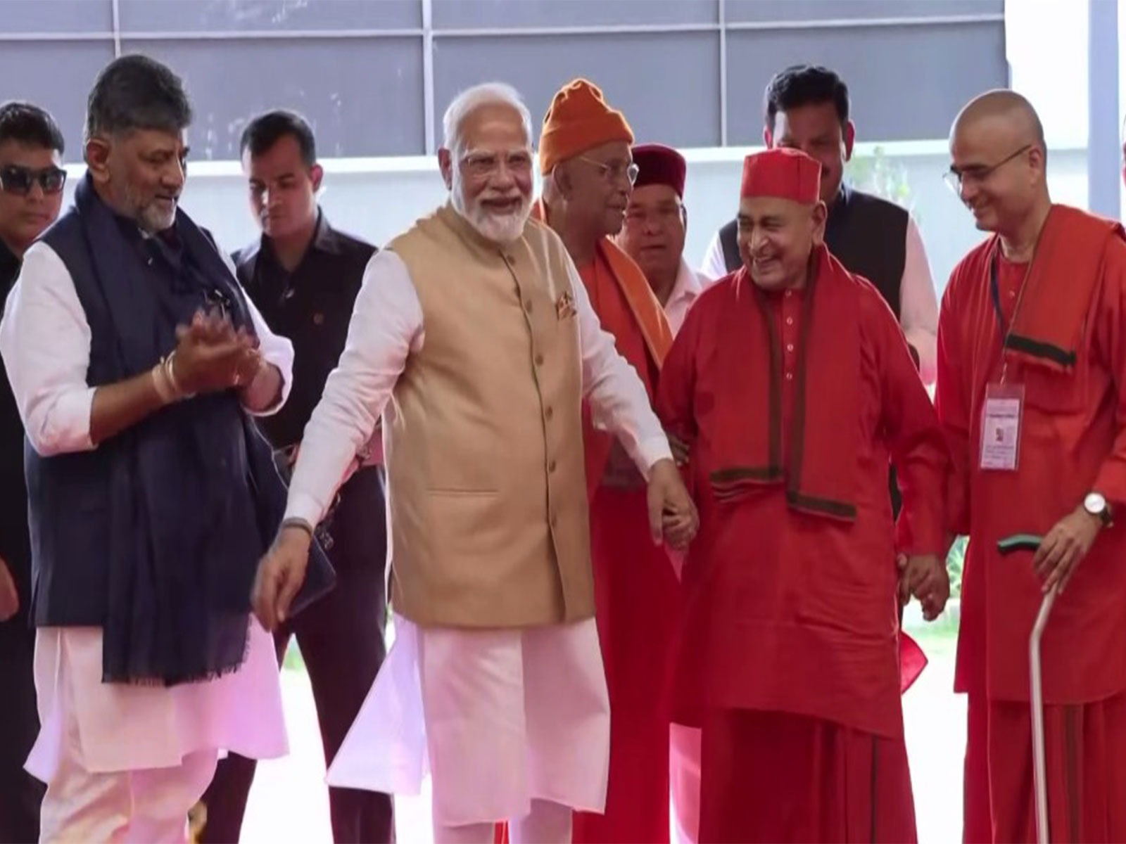 पीएम मोदी ने मैसूर में स्वामी विवेकानंद सांस्कृतिक युवा केंद्र ‘विवेक स्मारक’ का किया उद्घाटन
